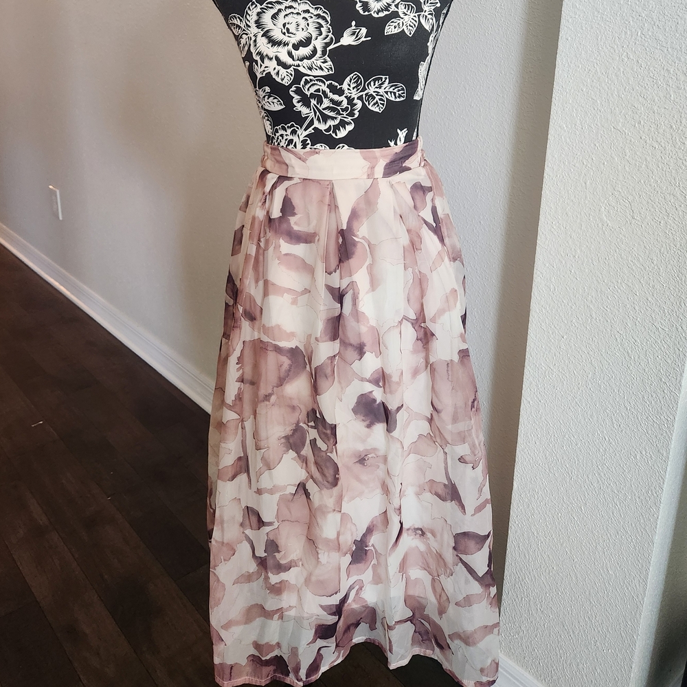 Chic Mauve Floral A-Line Skirt